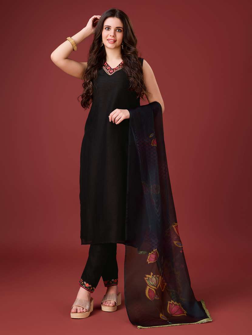 women embroidered kurta pant with dupatta set - 21102915 -  Zoom Image - 0