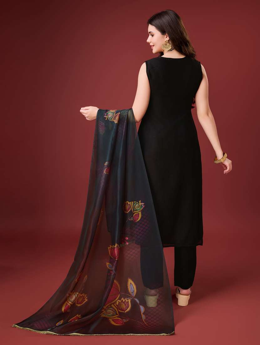 women embroidered kurta pant with dupatta set - 21102915 -  Standard Image - 3