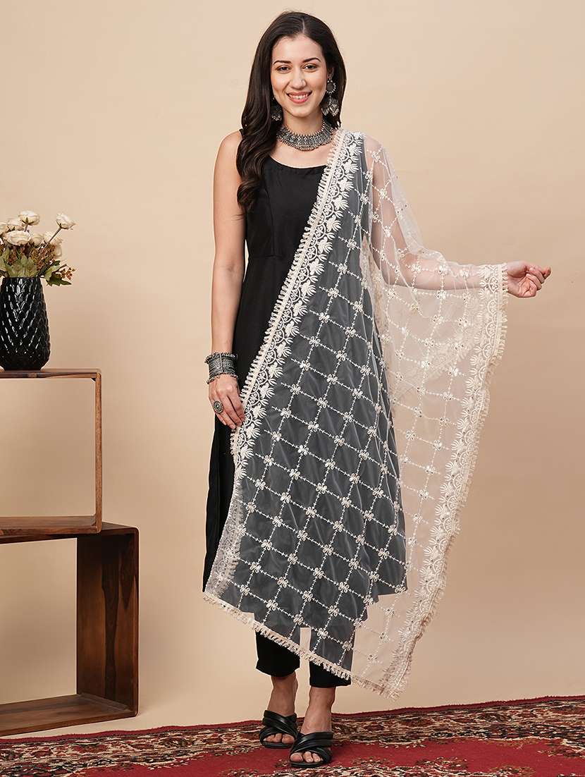 women self-designed dupatta