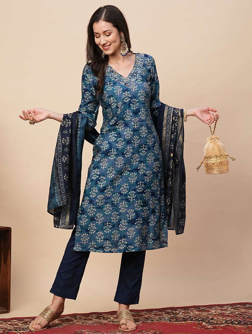 women three quarter sleeve kurta pant with dupatta set - 21116300 - Zoom Image - 0