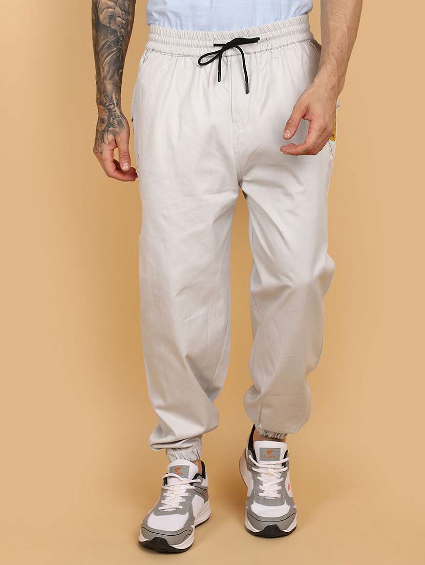men solid mid rise jogger