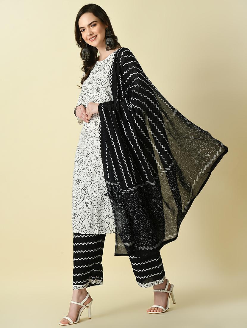 women three quarter sleeve kurta pant with dupatta set - 21128983 - Standard Image - 3