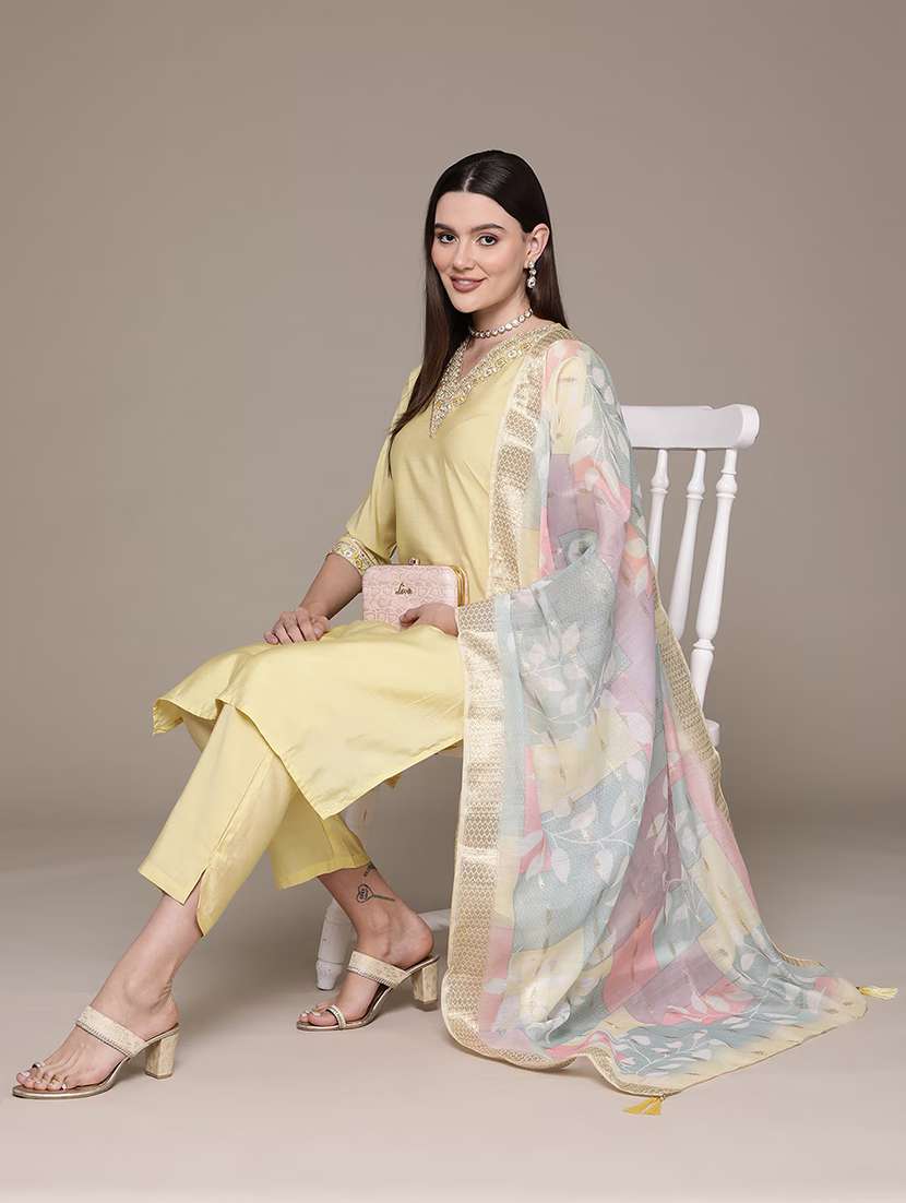 women three quarter sleeve kurta pant with dupatta set - 21136002 -  Standard Image - 3