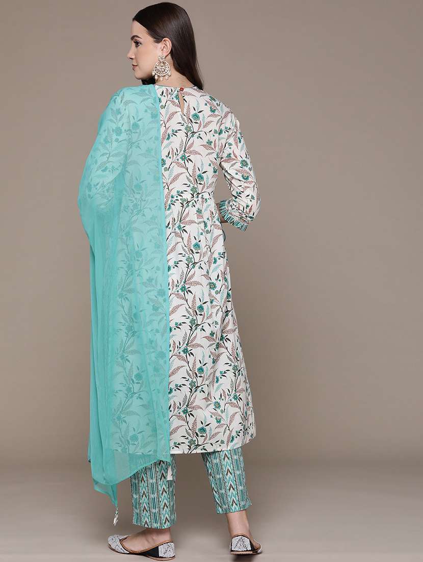 women three quarter sleeve kurta pant with dupatta set - 21136010 -  Standard Image - 3