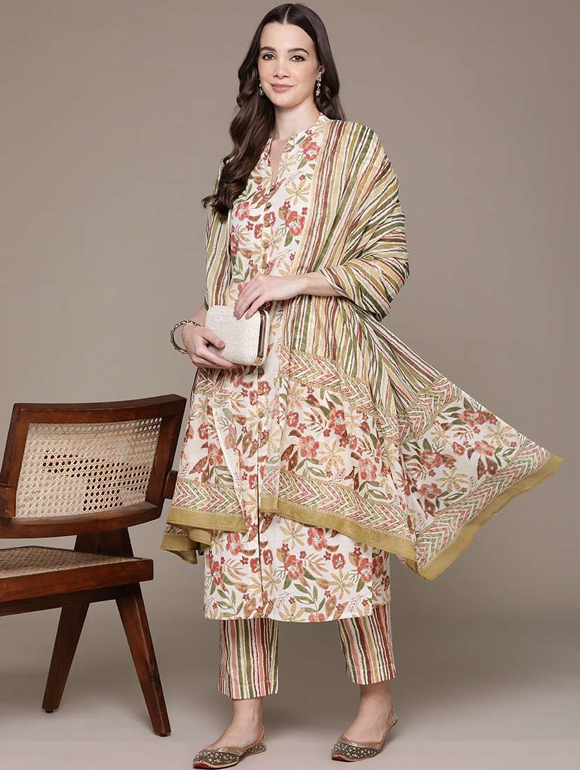 women three quarter sleeve kurta pant with dupatta set - 21136011 - Zoom Image - 0