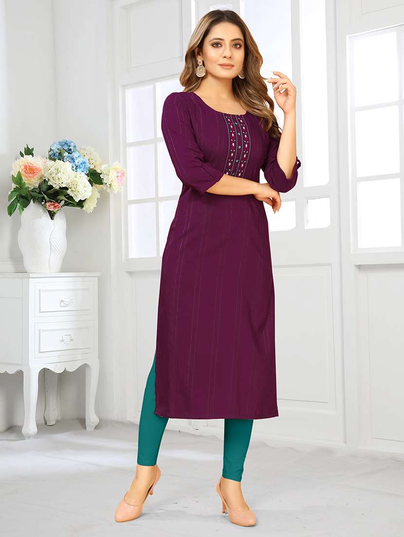 women three quarter sleeve straight kurta