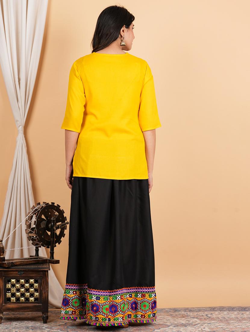 women yellow skirt top set with dupatta - 21143004 - Standard Image - 3