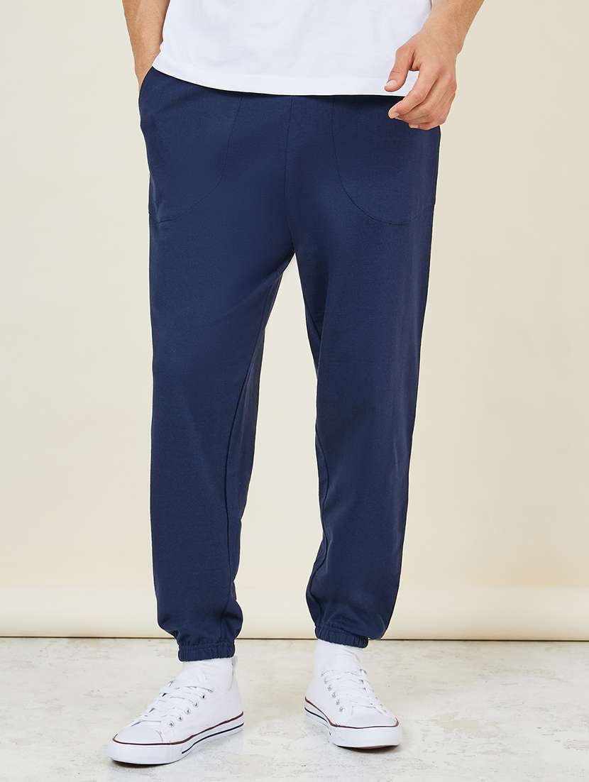 men navy blue solid mid rise jogger