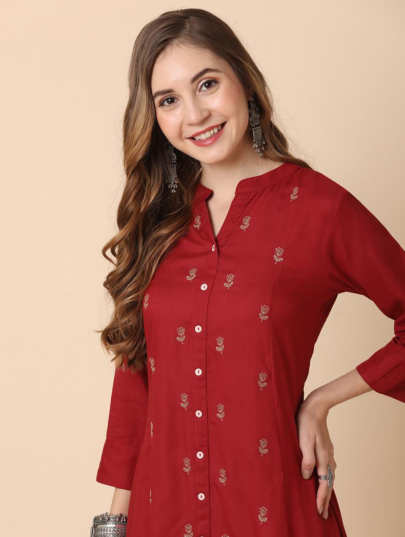 globus women maroon mandarin collar floral embroidered panelled a-line kurta - 21144991 - Standard Image - 3