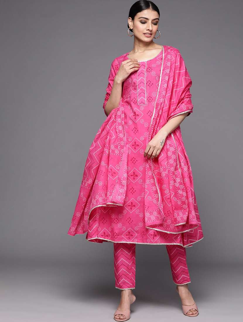 women three quarter sleeve kurta pant with dupatta set - 21145390 - Zoom Image - 0