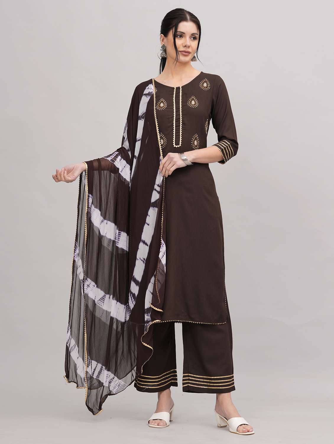 women round neck kurta palazzo set 