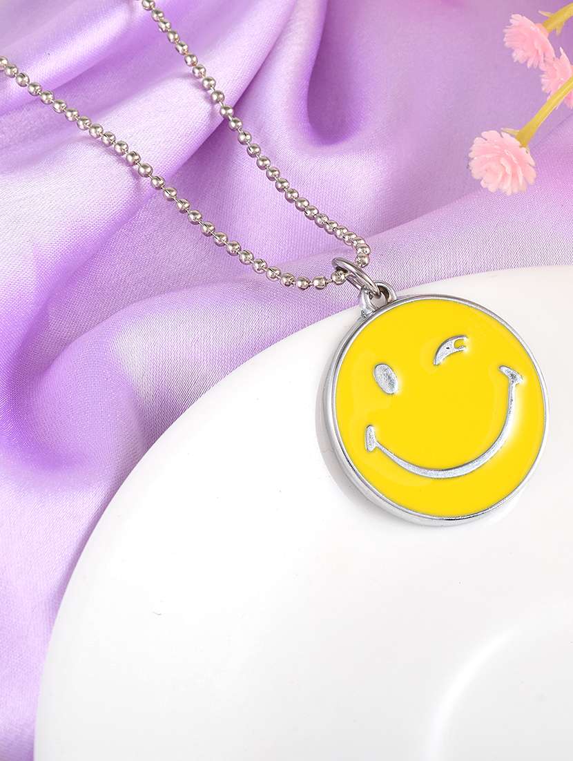 men's yellow metal pendant