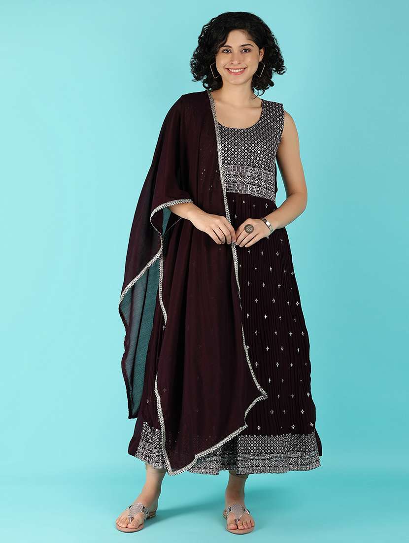 women brown kurta dupatta set