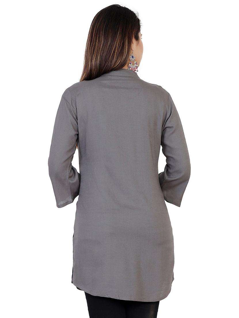 women solid color straight kurti - 21161136 -  Standard Image - 3