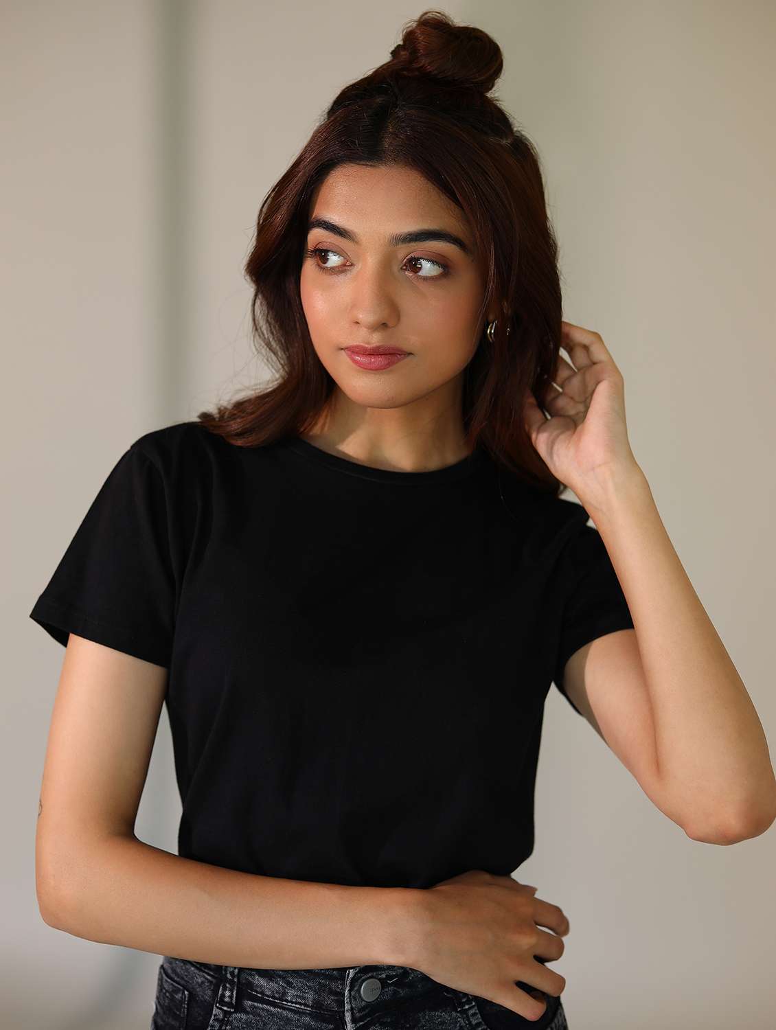 women solid short sleeves t-shirt - 21164614 -  Standard Image - 5