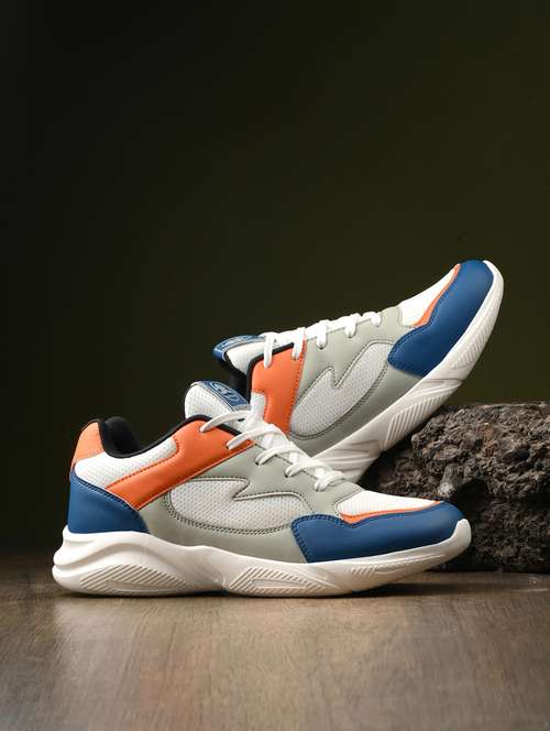 Sports Shoes