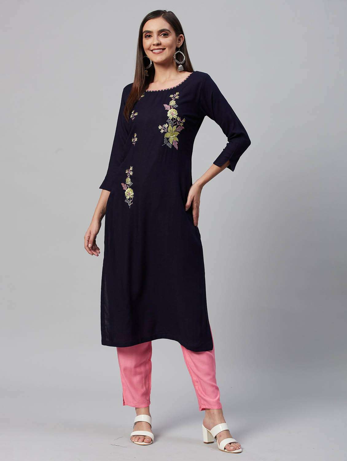 navy blue embroidered kurta pant set - 21171569 - Zoom Image - 0