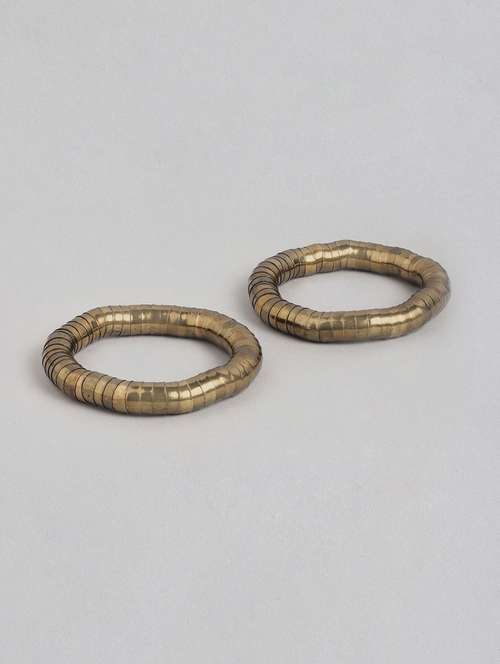 gold metal links bracelet - 21173233 - Standard Image - 0