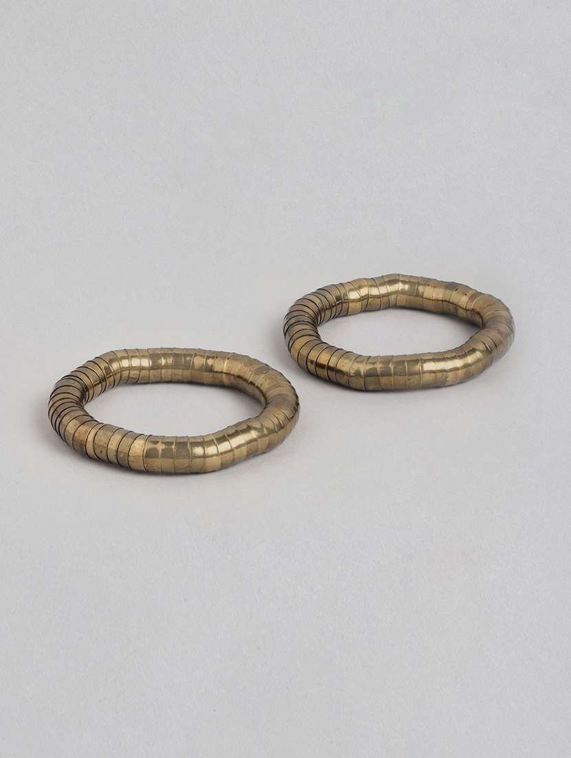 gold metal links bracelet - 21173233 - Zoom Image - 0