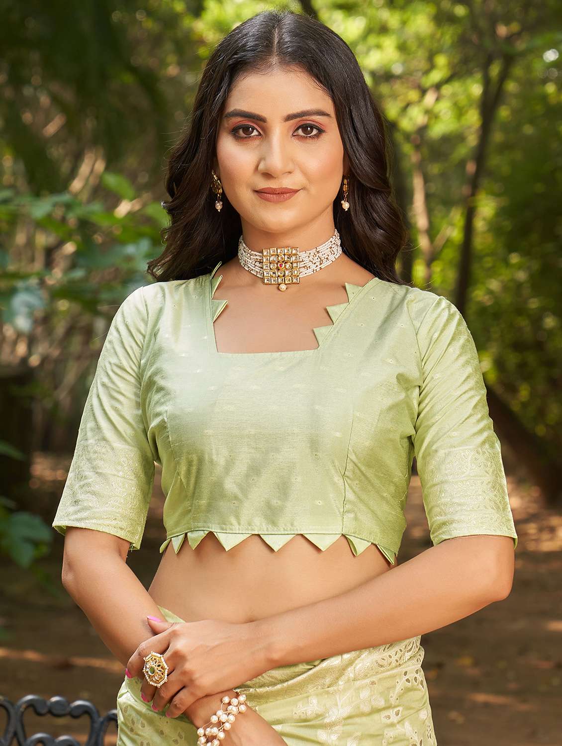 women self design banarasi saree - 21173963 - Standard Image - 3