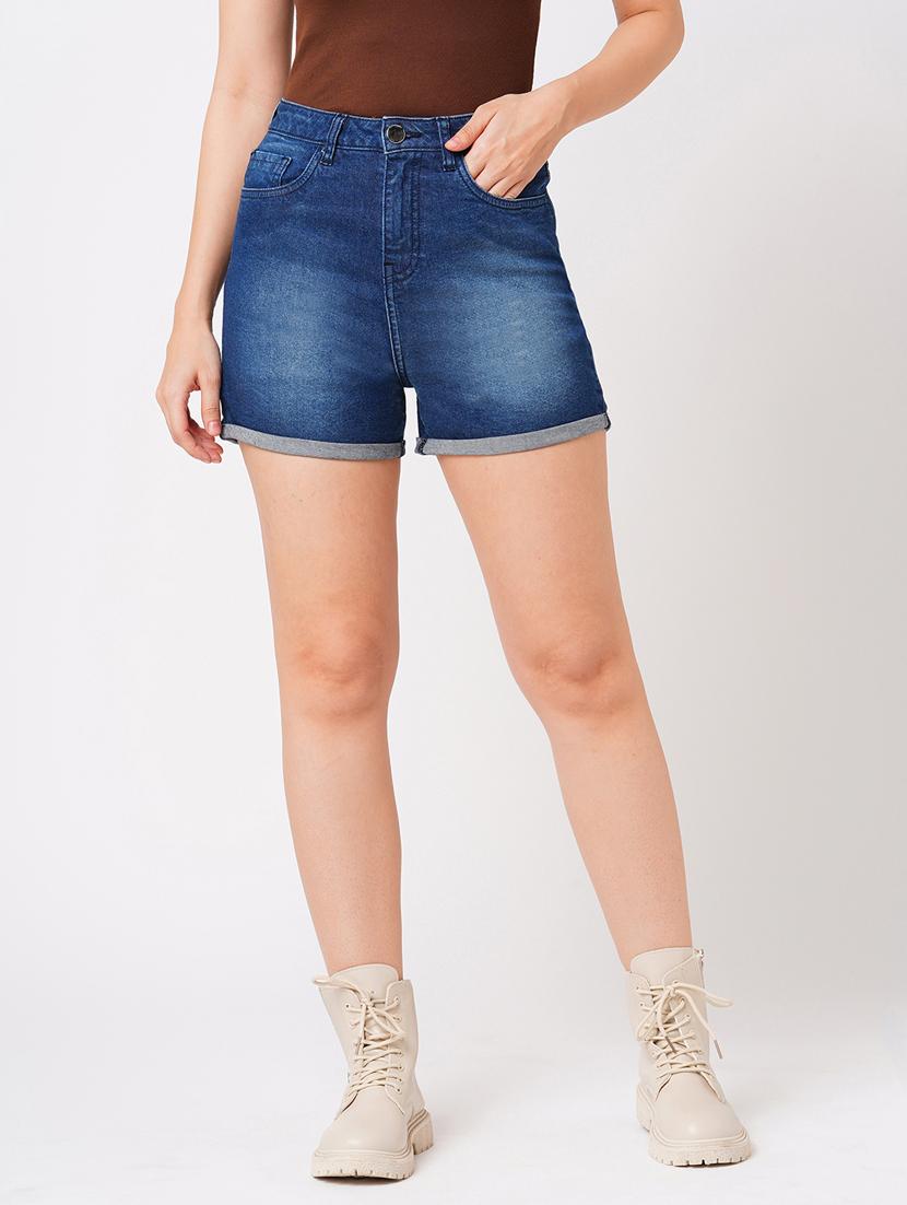 globus women dark blue stretchable mid-rise slim fit washed denim shorts