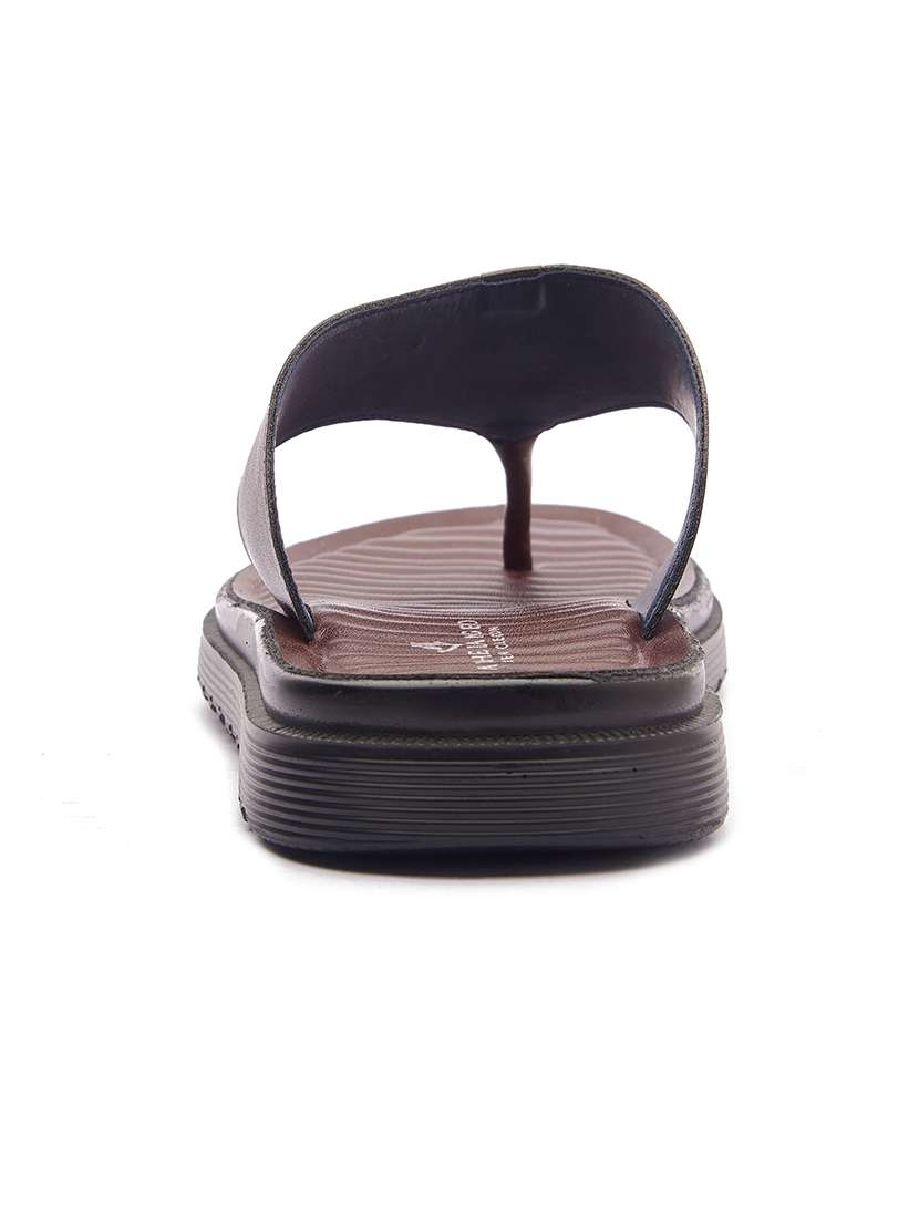 men slip on slippers - 21180990 -  Standard Image - 3