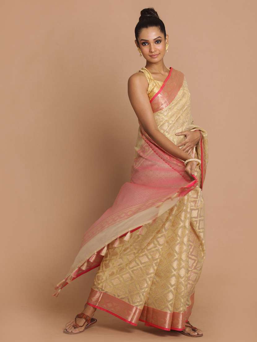 women self design bordered saree - 21185805 -  Zoom Image - 0
