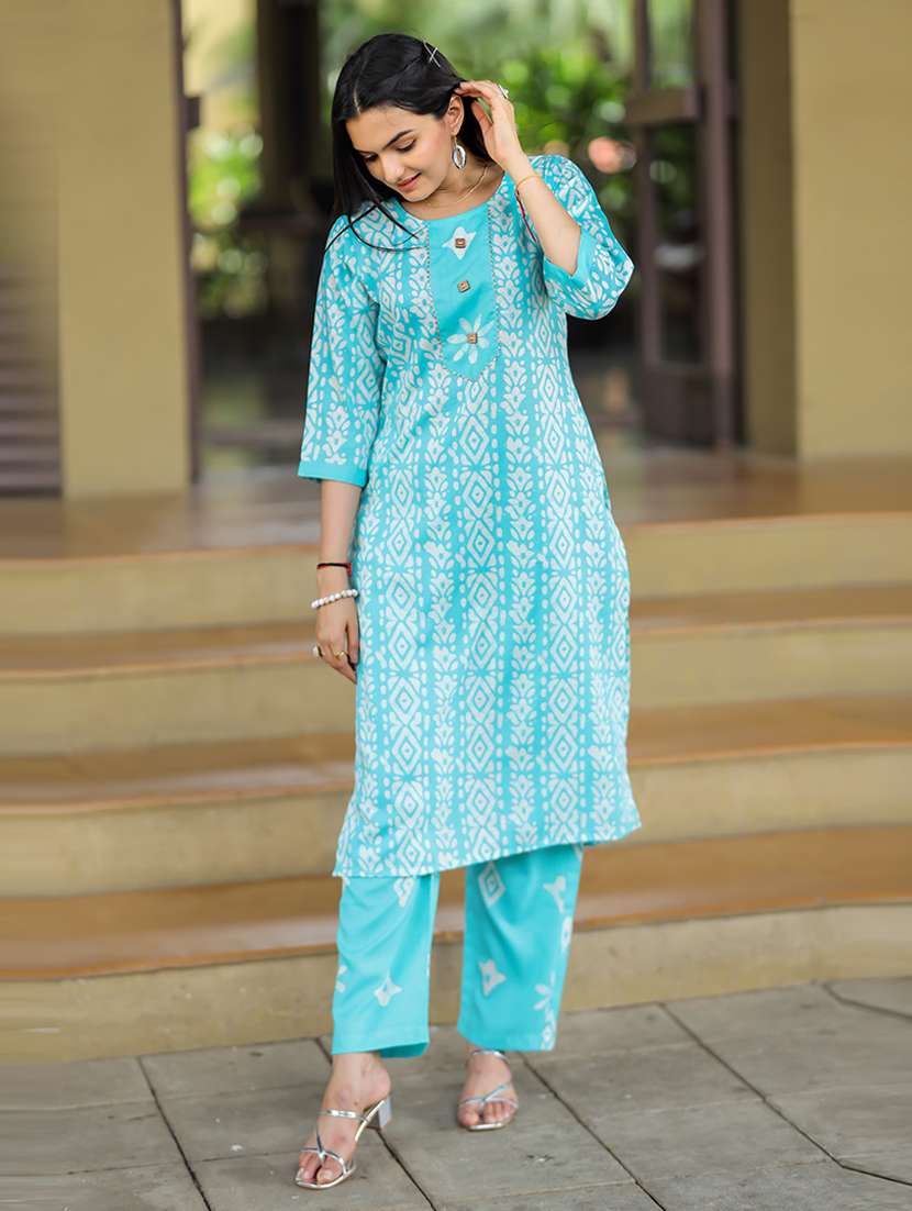 women round neck kurta pant set
