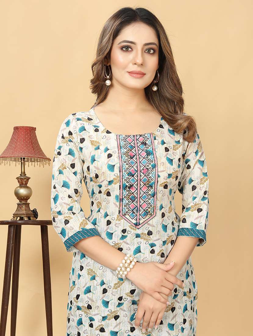 women round neck kurta pant set - 21186106 -  Standard Image - 3