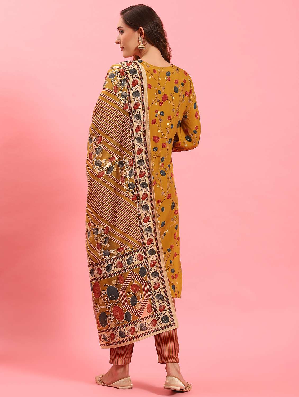 women three quarter sleeve kurta pant with dupatta set - 21221567 - Standard Image - 3