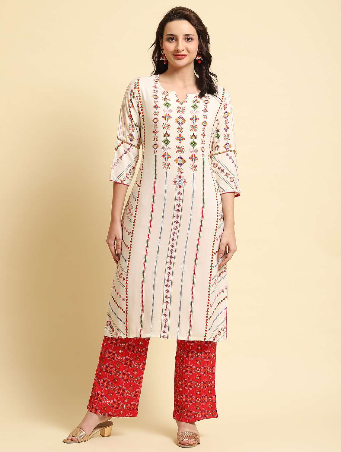 women off white geometric kurta pant set - 21221589 -  Zoom Image - 0