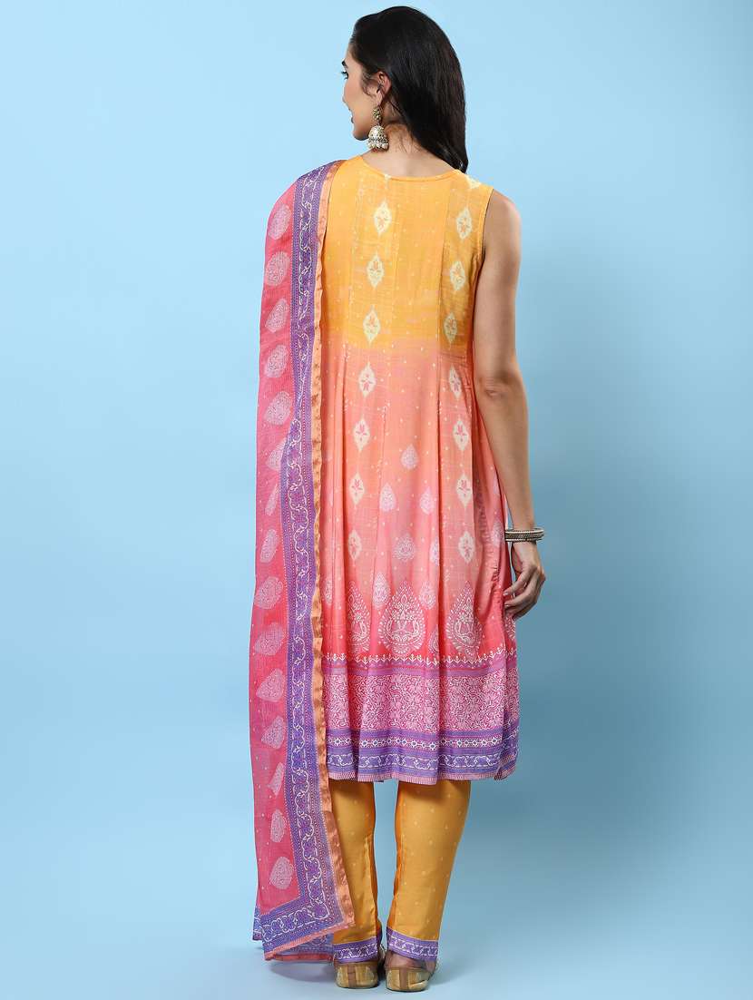 women printed sleeveless kurta pant with dupatta set - 21221598 -  Standard Image - 3