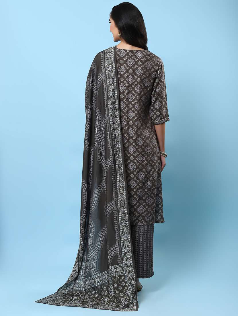 women three quarter sleeve kurta pant with dupatta set - 21221632 -  Standard Image - 3