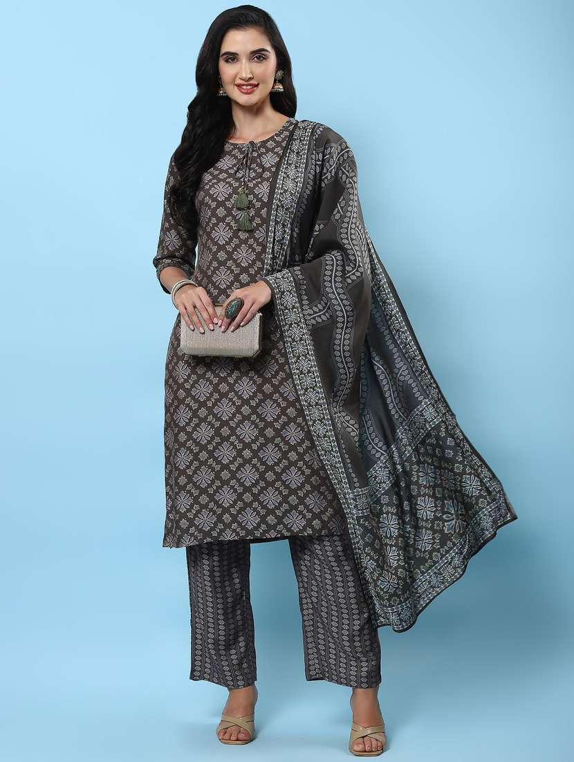women three quarter sleeve kurta pant with dupatta set - 21221632 -  Standard Image - 5