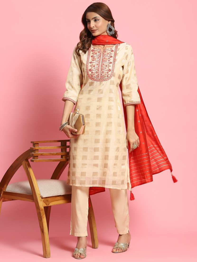 women embroidered kurta pant set with dupatta - 21221634 - Standard Image - 5