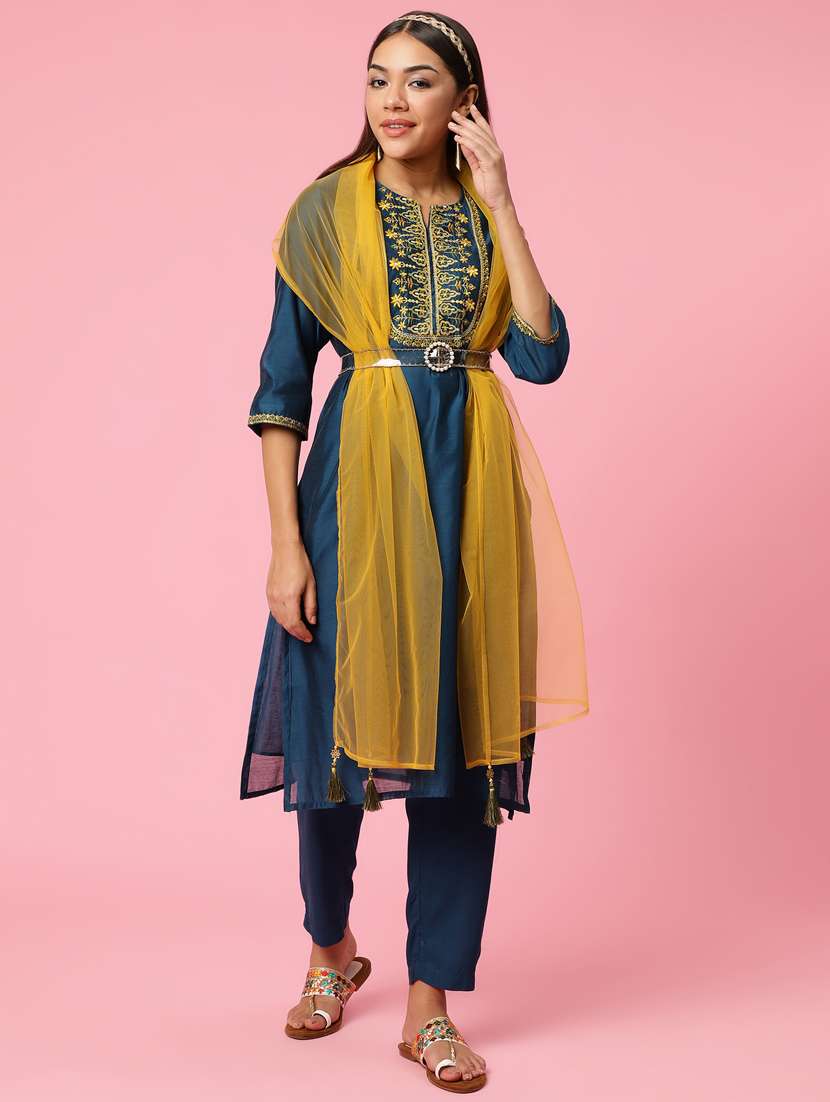 women embroidered kurta pant set with dupatta - 21221635 - Zoom Image - 0