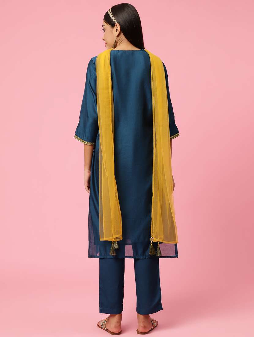 women embroidered kurta pant set with dupatta - 21221635 - Standard Image - 3