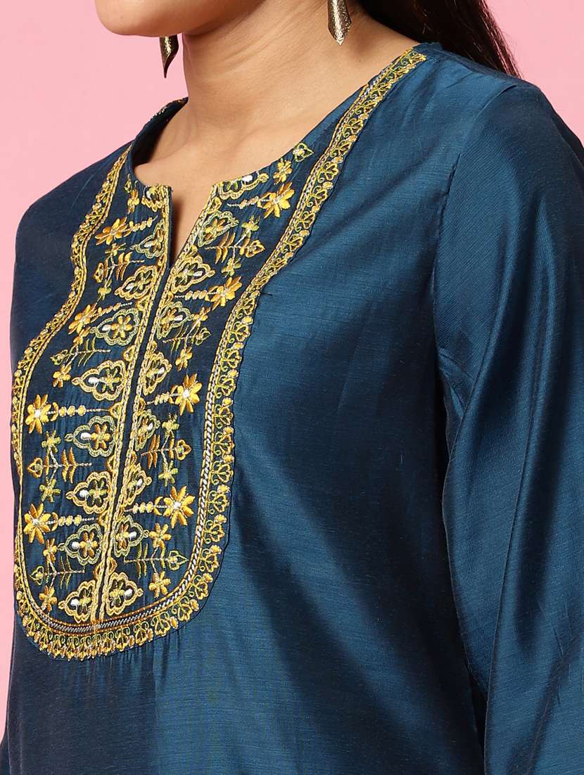 women embroidered kurta pant set with dupatta - 21221635 - Standard Image - 5
