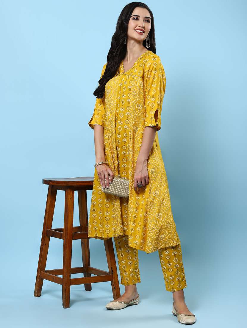 women mustard bandhani v neck kurta pant set - 21221637 -  Standard Image - 5