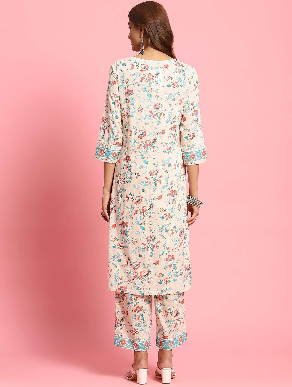 women floral notch neck kurta palazzo set  - 21221678 -  Standard Image - 3