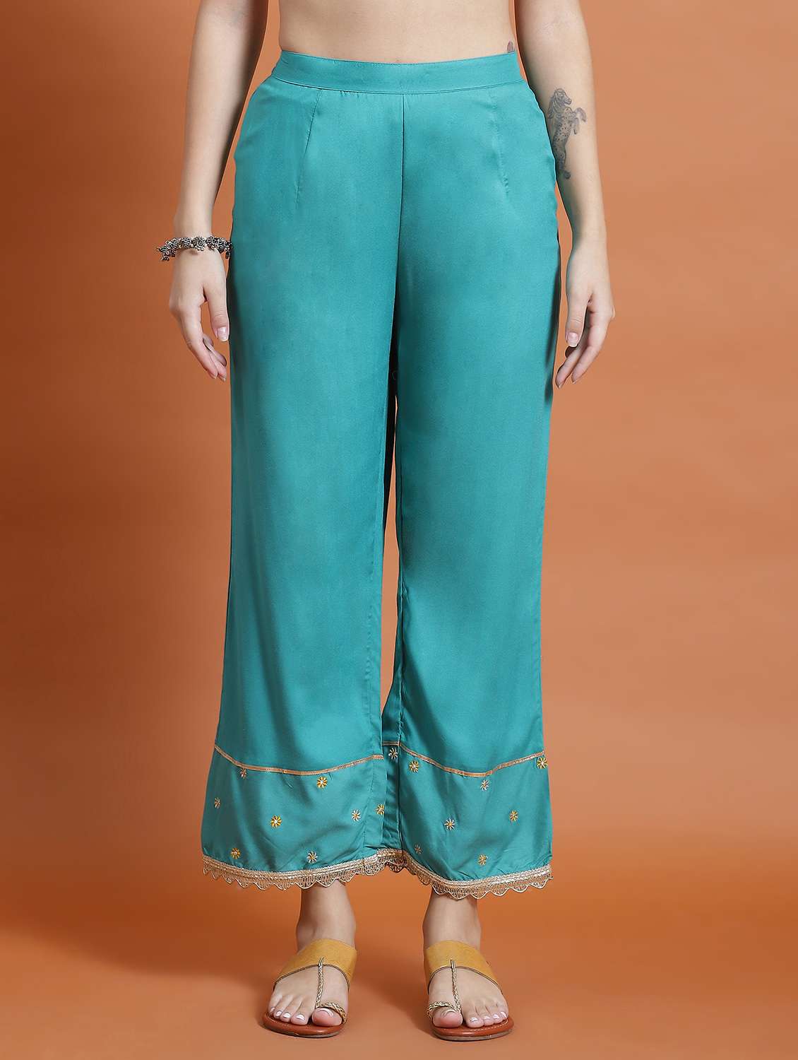 women kurta palazzo set with dupatta - 21221687 - Standard Image - 5