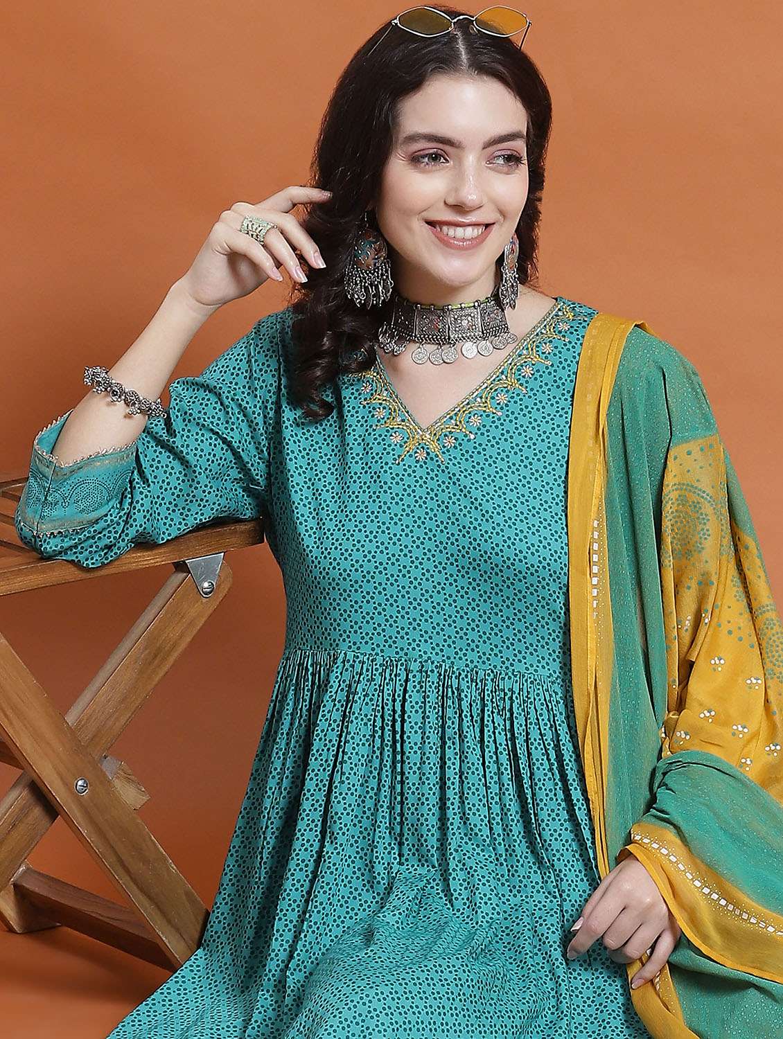 women kurta palazzo set with dupatta - 21221687 - Standard Image - 8