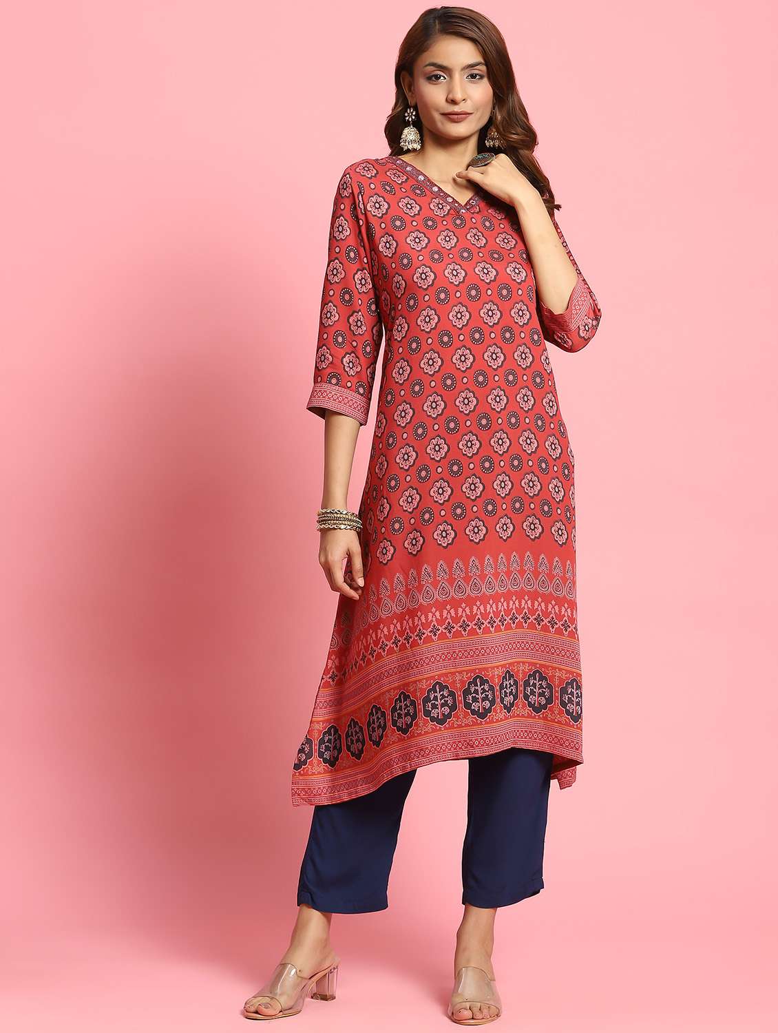 women v neck kurta pant set - 21221692 - Zoom Image - 0