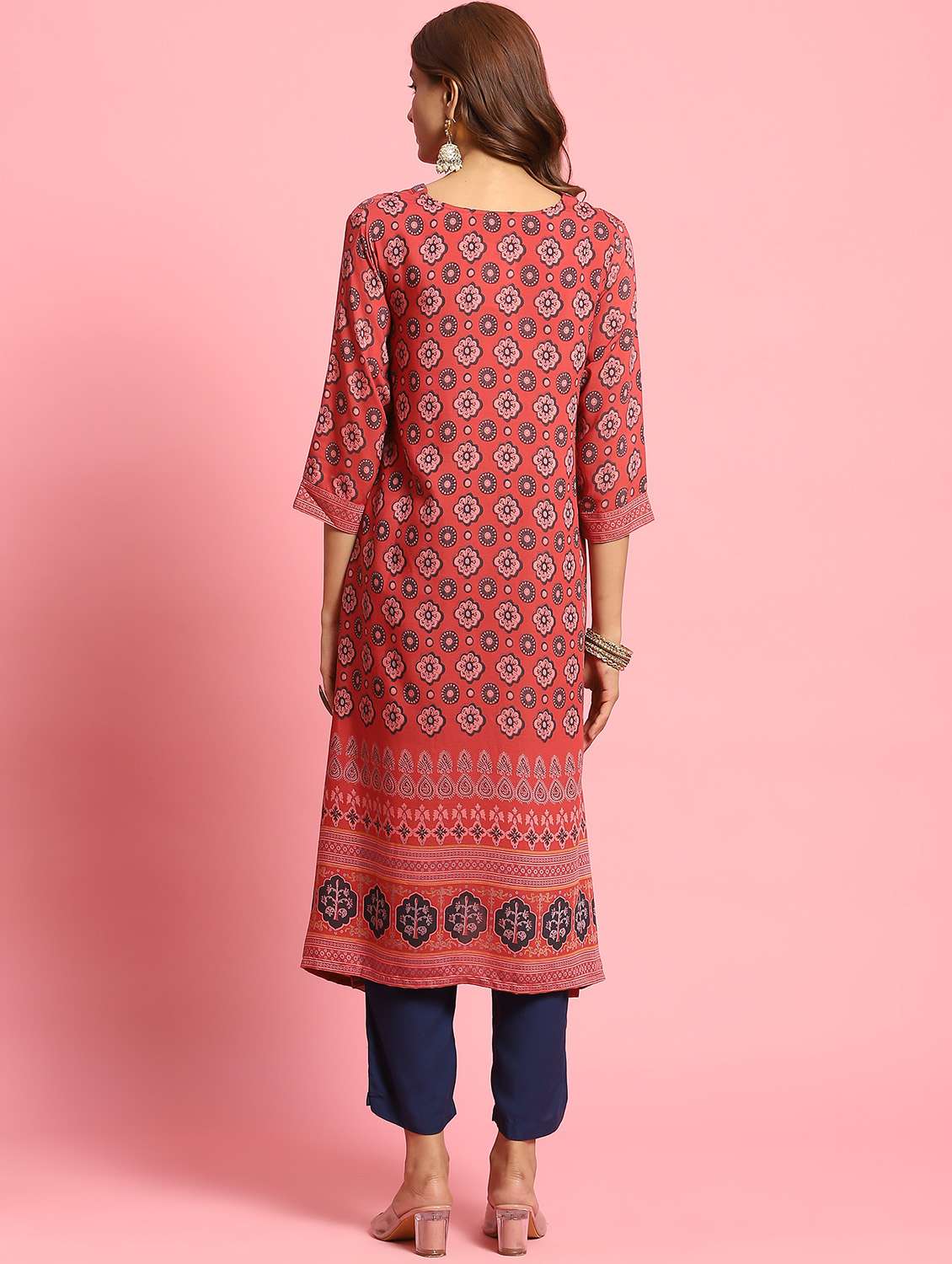 women v neck kurta pant set - 21221692 - Standard Image - 3