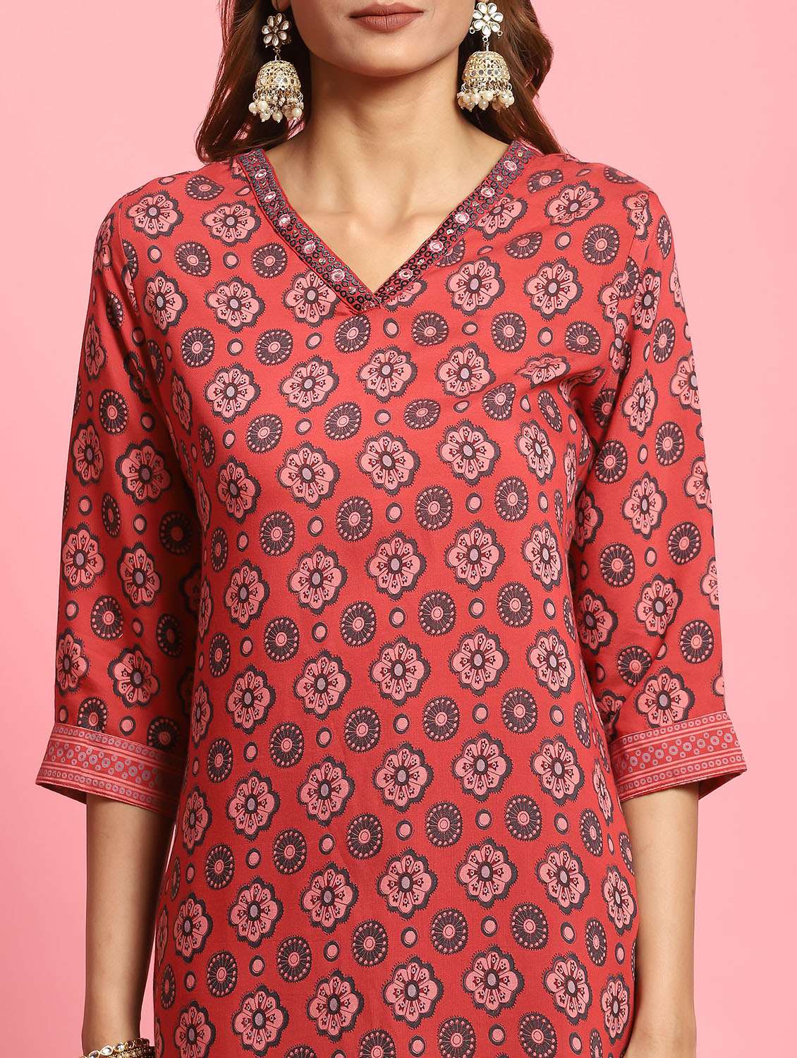 women v neck kurta pant set - 21221692 - Standard Image - 5