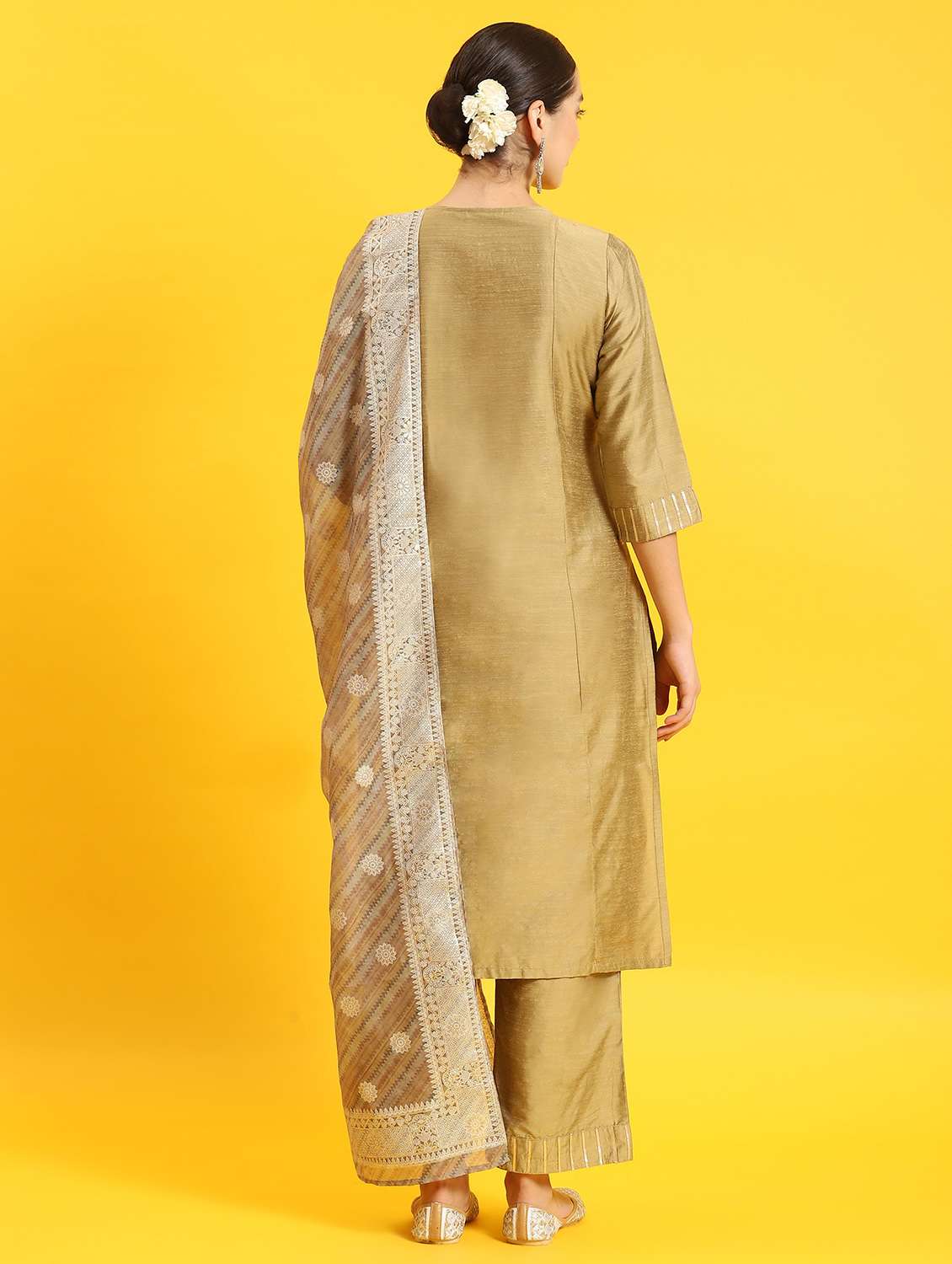 women embroidered kurta pant set with dupatta - 21221723 - Standard Image - 3