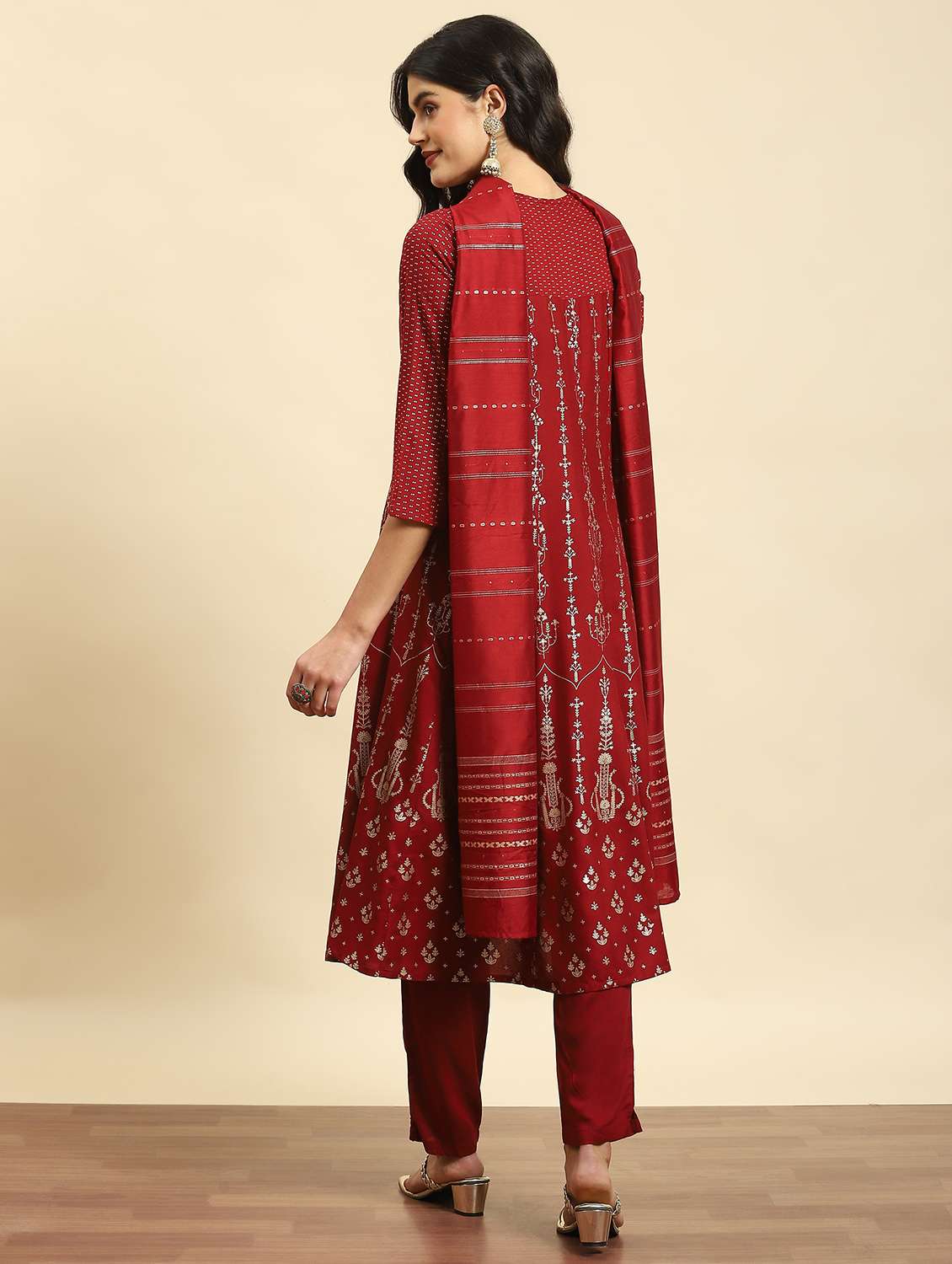 women foil print round neck kurta pant set with dupatta - 21221725 - Standard Image - 3