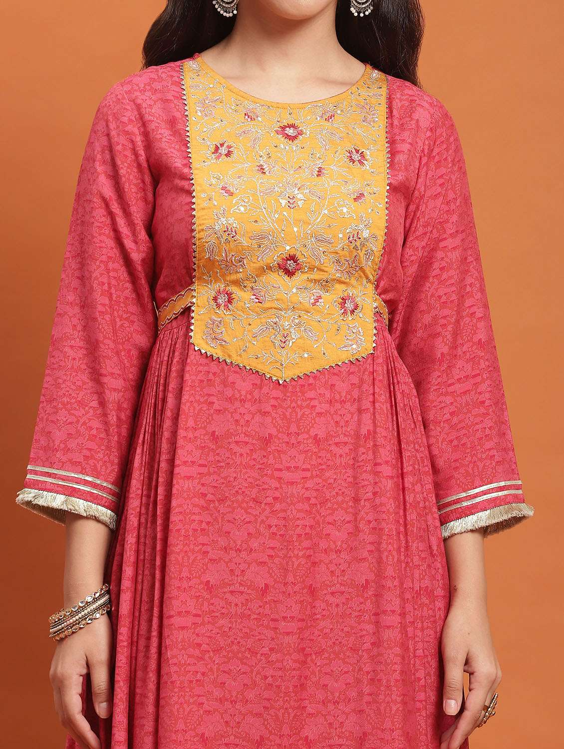 women round neck kurta dupatta set - 21221728 -  Standard Image - 5