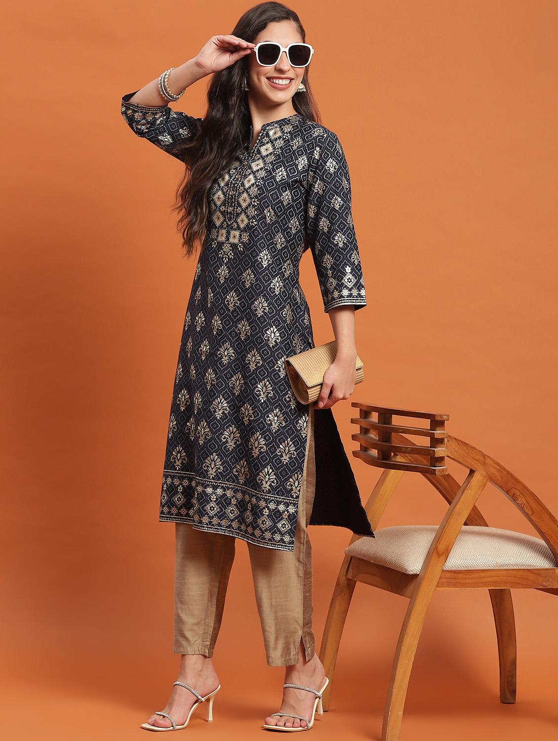 women three quarter sleeve straight kurta - 21221768 - Zoom Image - 0