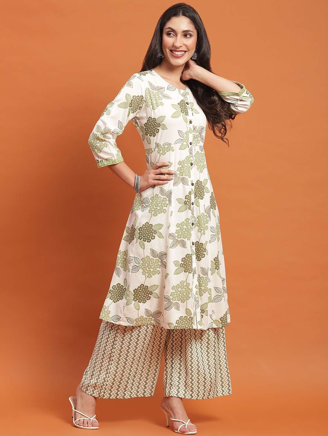women three quarter sleeve kurta palazzo with dupatta set - 21221771 - Standard Image - 3